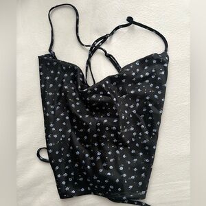 2/10 ✨Cowl front lace up back top garage